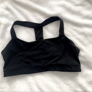 GAP - Black T-Back Sports Bra